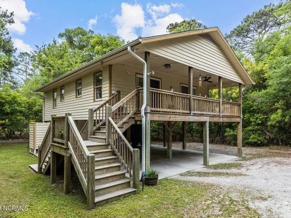135 Pinewood Place, Emerald Isle, NC 28594