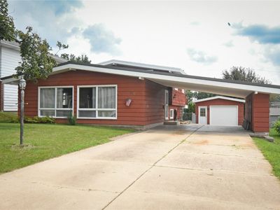 815 29th St NE, Cedar Rapids, IA, 52402