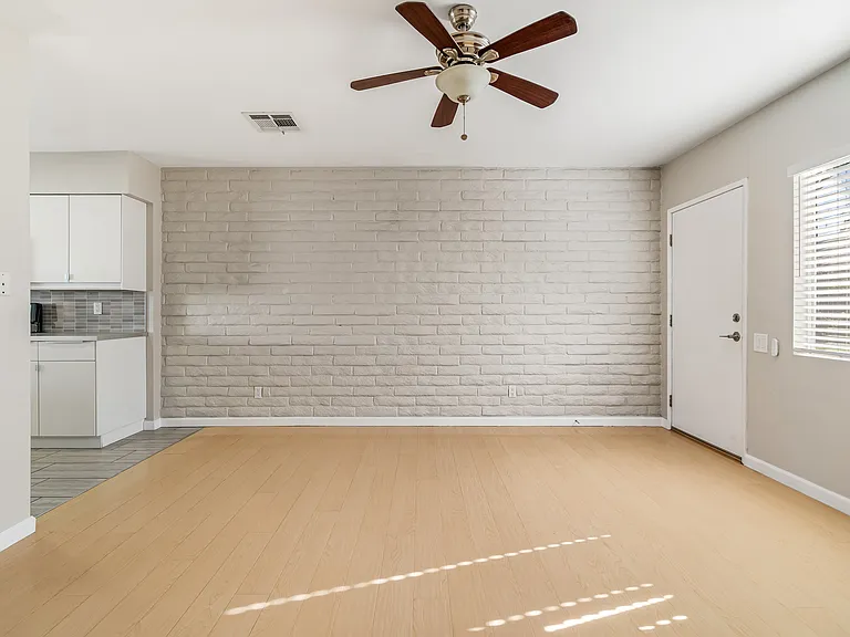 74210 Candlewood St #3 — Photo 11
