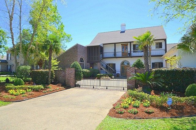1st image of 23 Forest Oaks Dr
