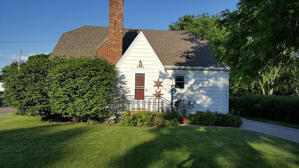 1st image of 2922 Myrtle St