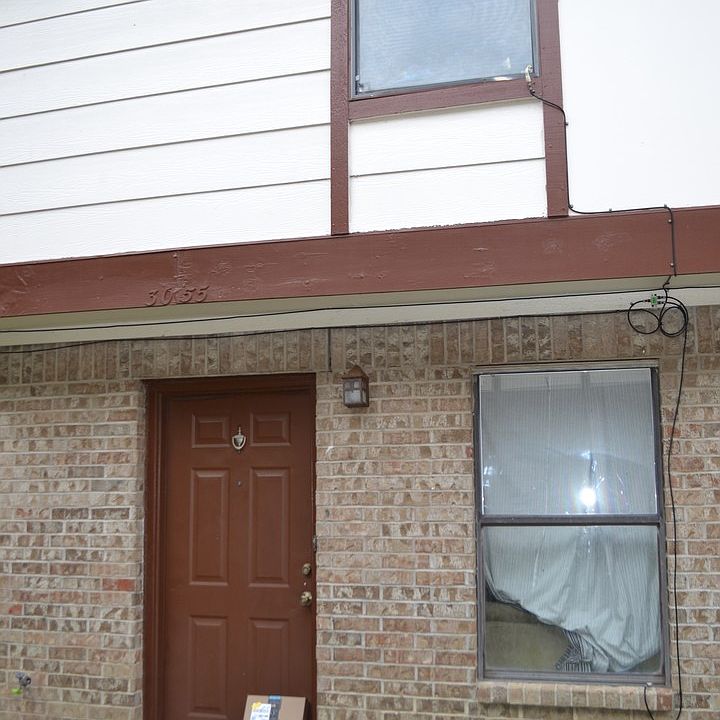 2nd image of 3055 Olympia Dr