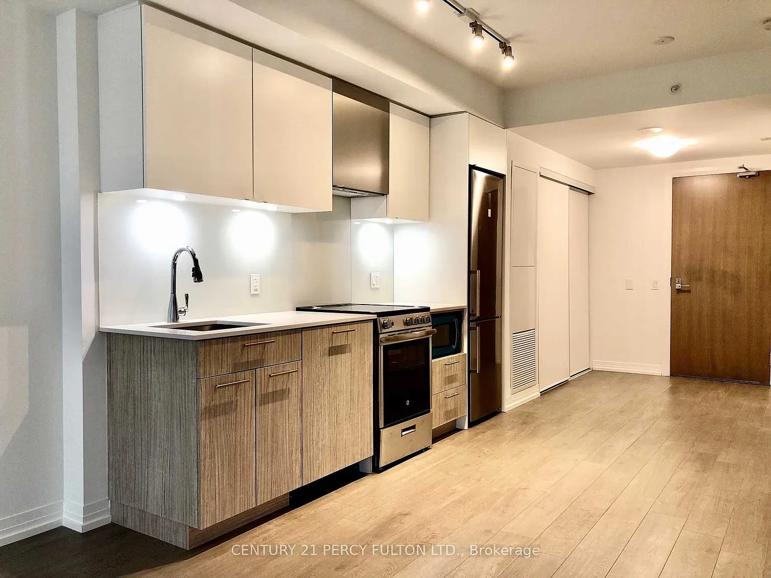 2 bed, $2,098 — Photo 4