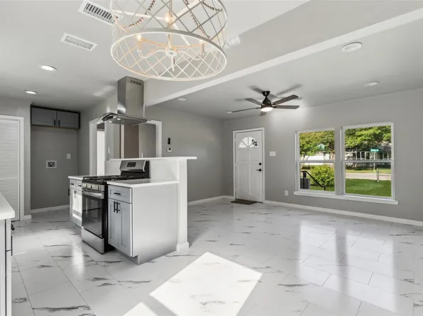 2504 Avon Dr, Garland, TX 75041