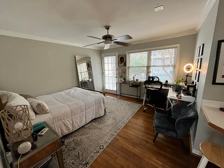 980 Greenwood Ave NE — Photo 5