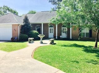 107 E Lakeshore Dr, Carriere, MS 39426