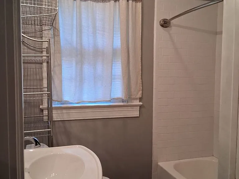 516 Hartfield St — Photo 7