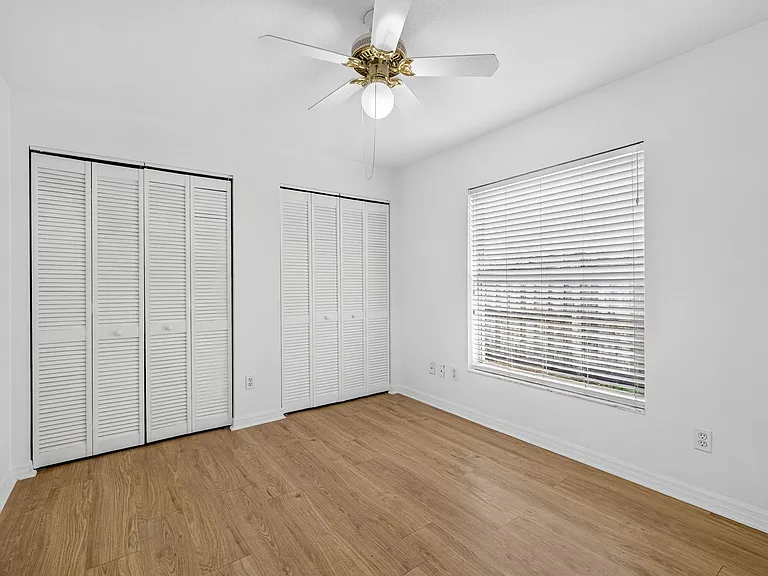 3105 Saint Clair Ave — Photo 22