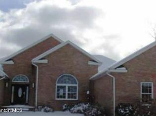 104 Ryan Dr, Moosic, PA 18507