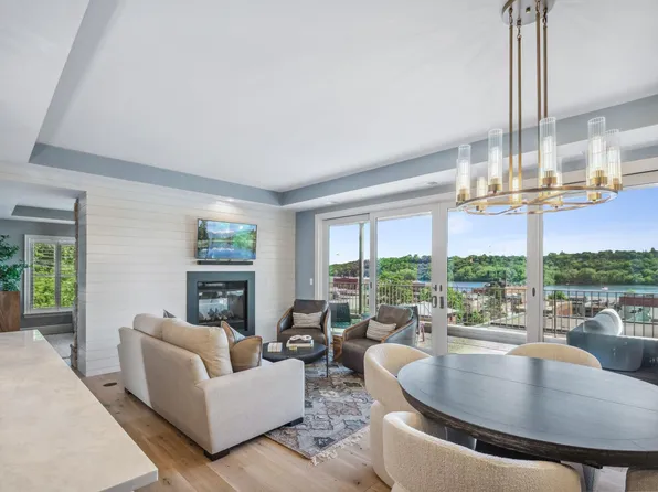 101 Olive St E APT 3, Stillwater, MN 55082