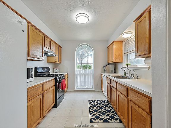 5th image of 1517 Jasmine Ct