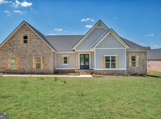 91 River Ridge Dr, Hawkinsville, GA 31036