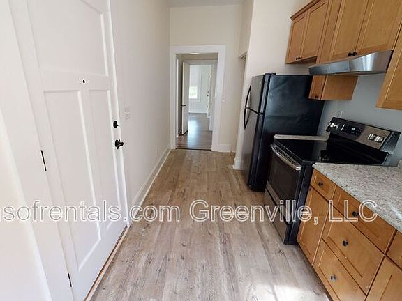5th image of 326 S Spring St