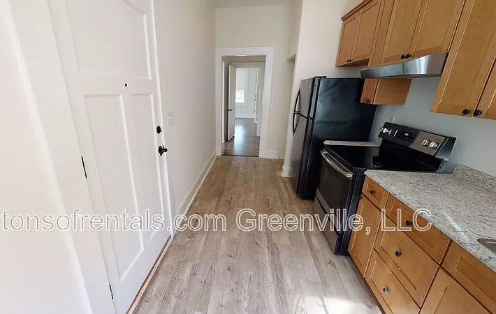 326 S Spring St — Photo 5