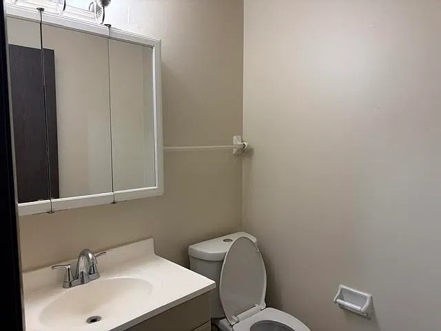 2 bed, 1.5 bath, $1,119 — Photo 4