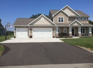 3269 Nelson Rd, Oshkosh, WI 54904