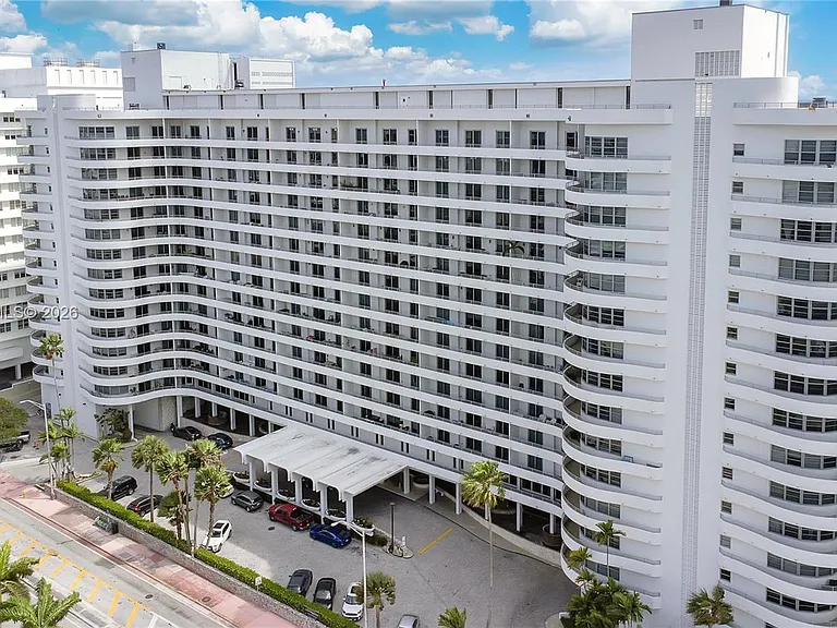 5555 Collins Ave #5B — Photo 25