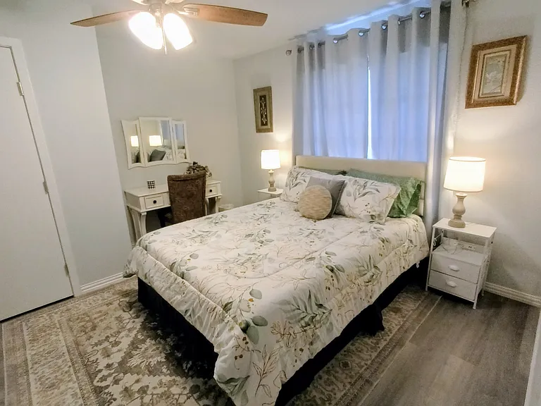 6908 Trimble Dr #4 — Photo 2