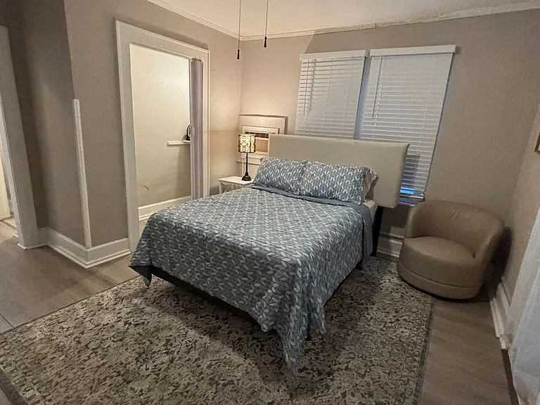 Desirable Euclid Neighborhood Apartment Building (Studio Apartments) & 2 Bedroom Single House - S... — Photo 7