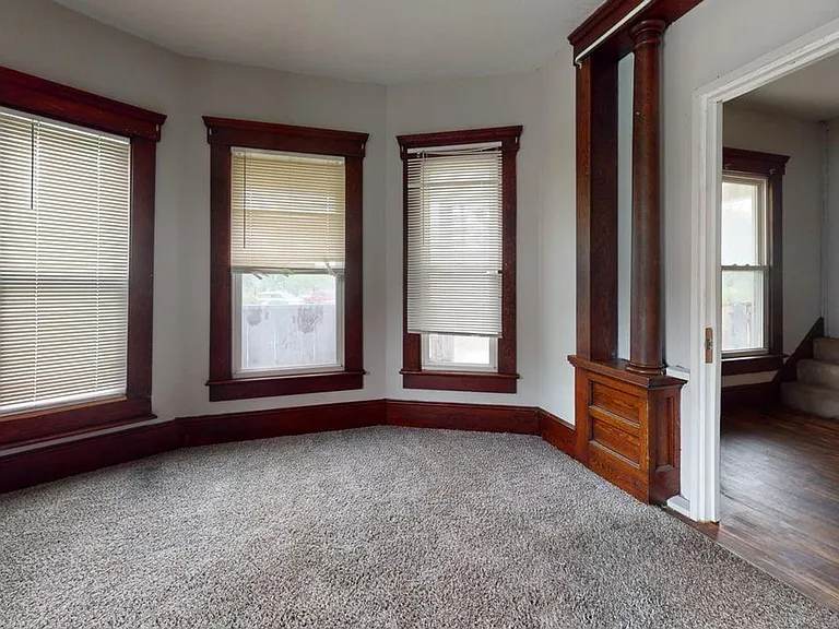 822 Hazel St — Photo 5