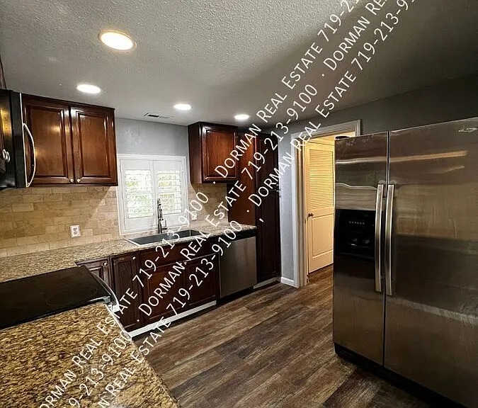 533 N 17th St — Photo 14