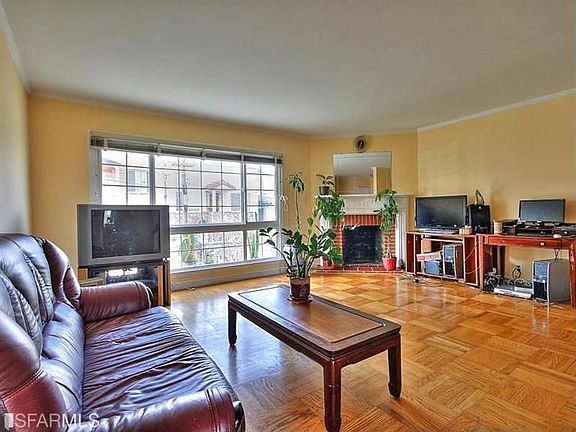 3rd image of 129 Congdon St