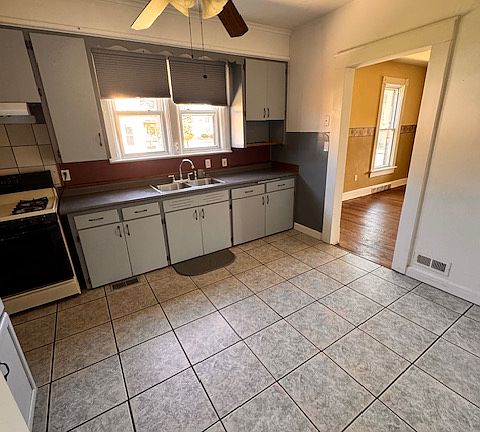 2nd image of 812 High St