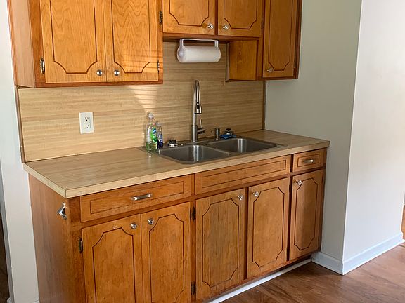 additional view of kitchen