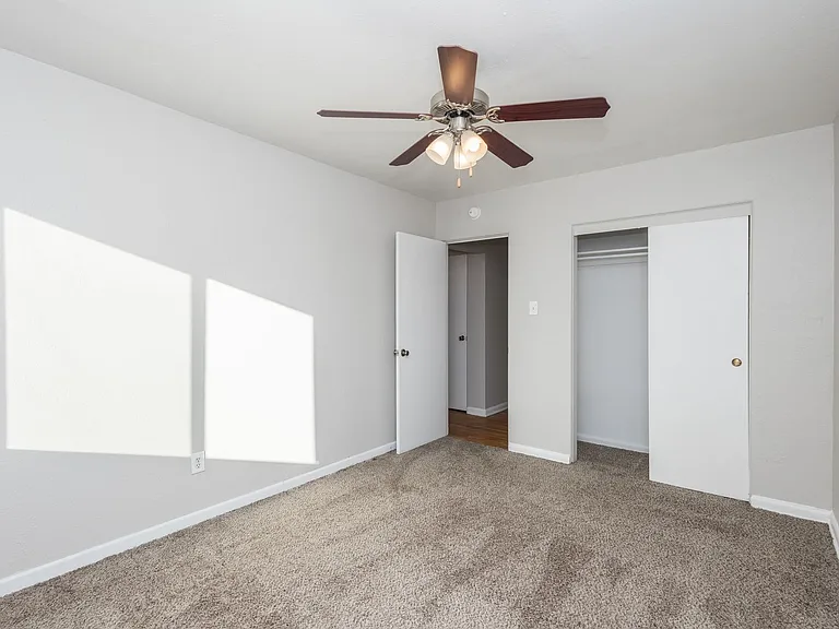 Jersey Apartments — Photo 20