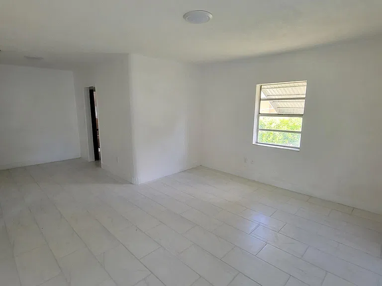 1342 NW 43rd St — Photo 6
