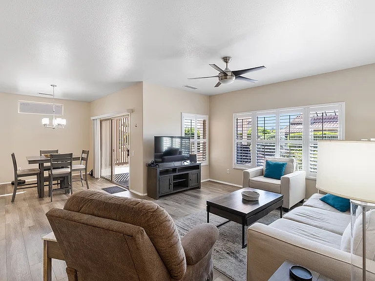 15573 W Vista Grande Ln — Photo 2
