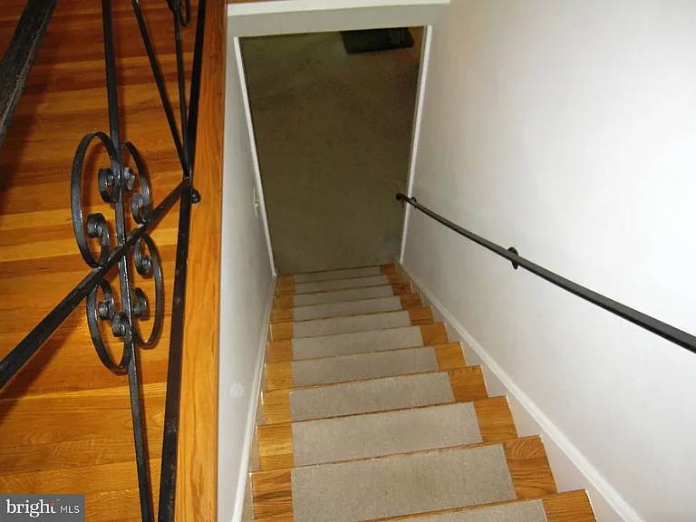 3913 Moss Dr — Photo 9