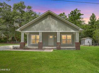 185 Van Riggs Rd, Hubert, NC 28539