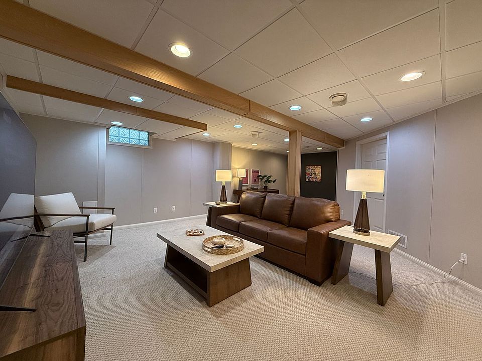 1st image of 9736 Flagstone Way #1507372675000216126