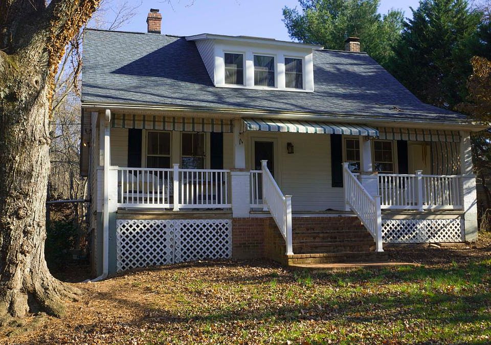 Front view of Historic Farmhouse
