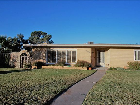 2nd image of 3707 Laguna Pl
