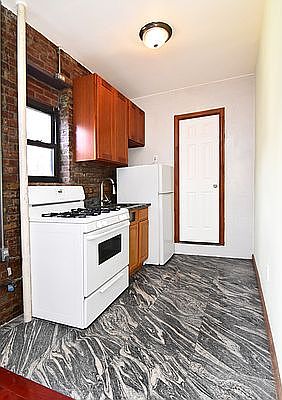 5th image of 123 Ludlow St #11
