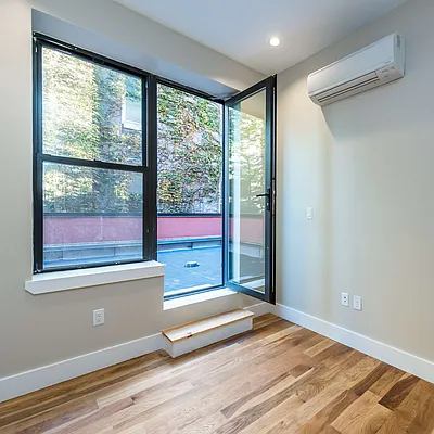 Rented by Nooklyn NYC LLC | media 34