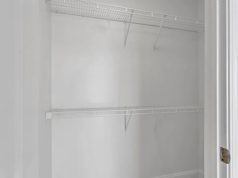 735 Majestic Dr — Photo 25