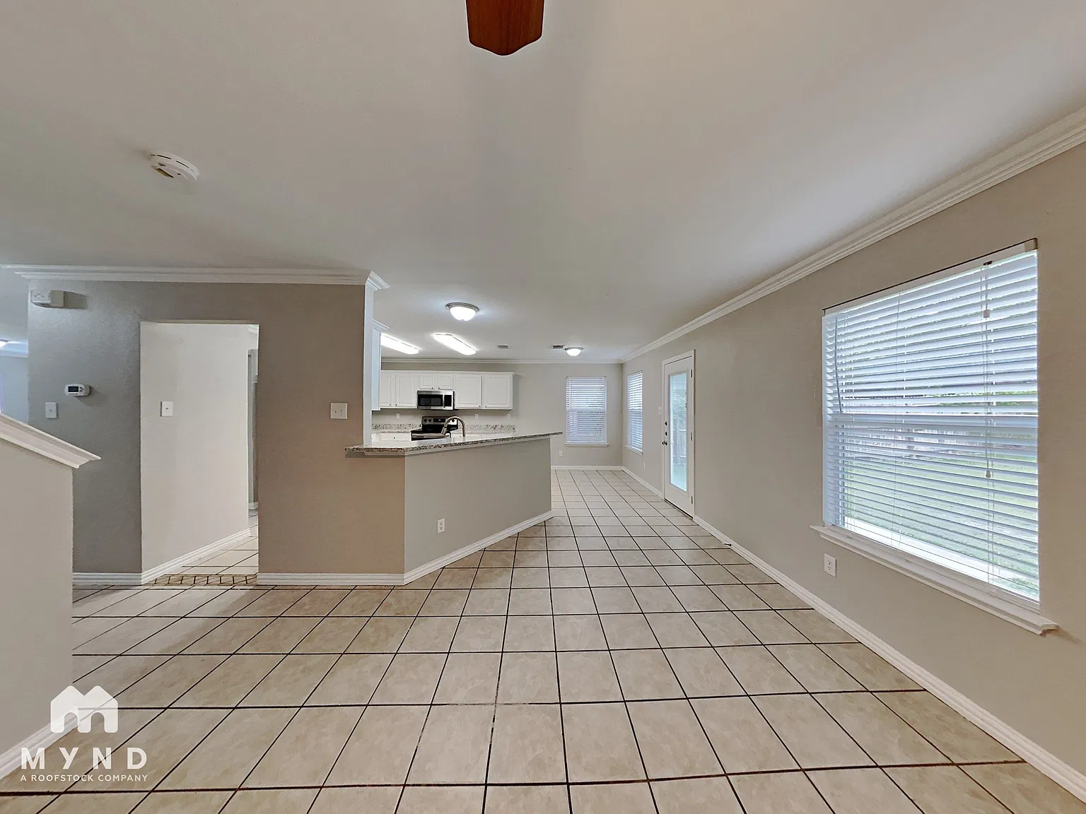 4 bed, 2.5 bath, 2530 sqft, $2,445 — Photo 2