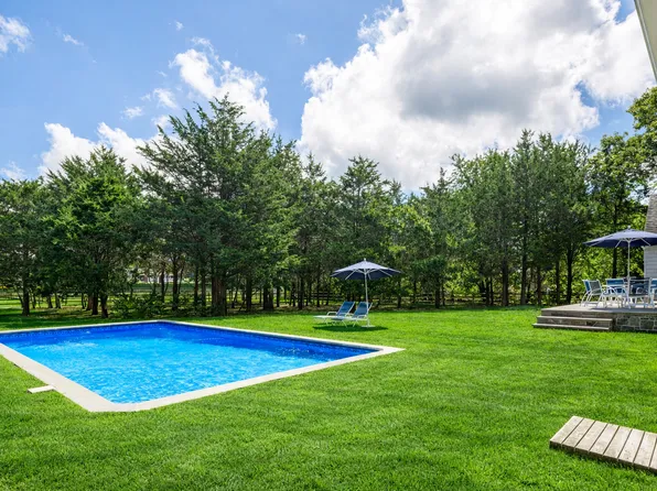 237 Blank Ln, Water Mill, NY 11976