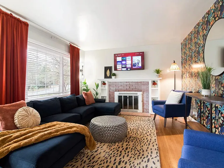 1735 Woodland Dr — Photo 4