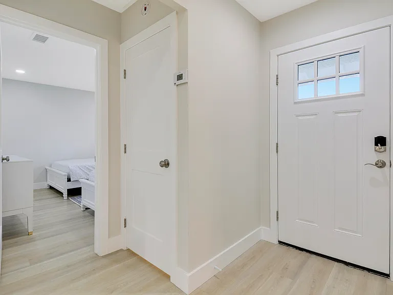 523 Club Dr — Photo 9