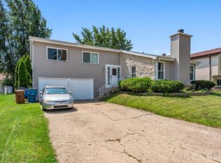 369 Loveland Dr, Glendale Heights, IL