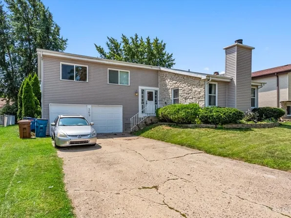369 Loveland Dr, Glendale Heights, IL 60139