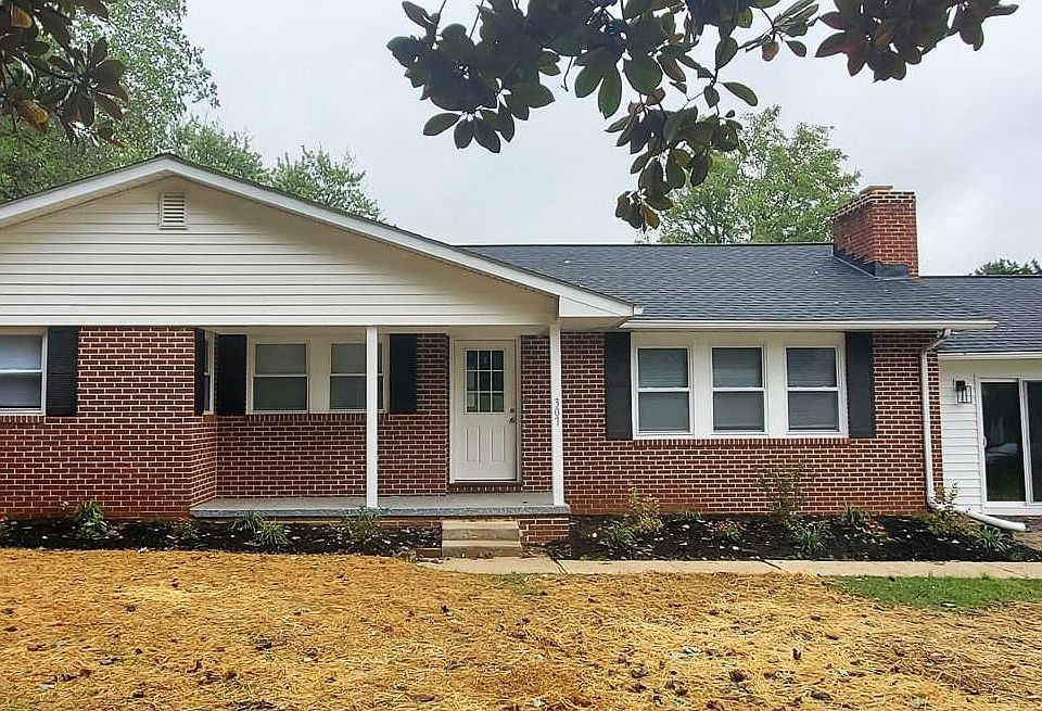 1st image of 307 Scenic Dr