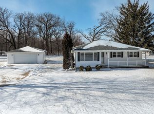 295 N Mentzer Rd, Robins, IA 52328