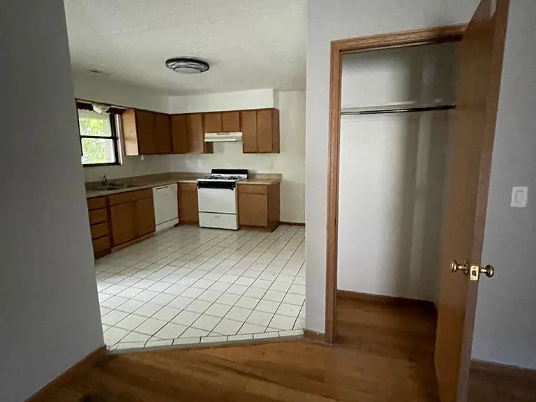 72 Chittenden Ave — Photo 6