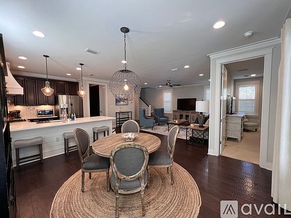 5th image of 375 Carson Oaks Ln