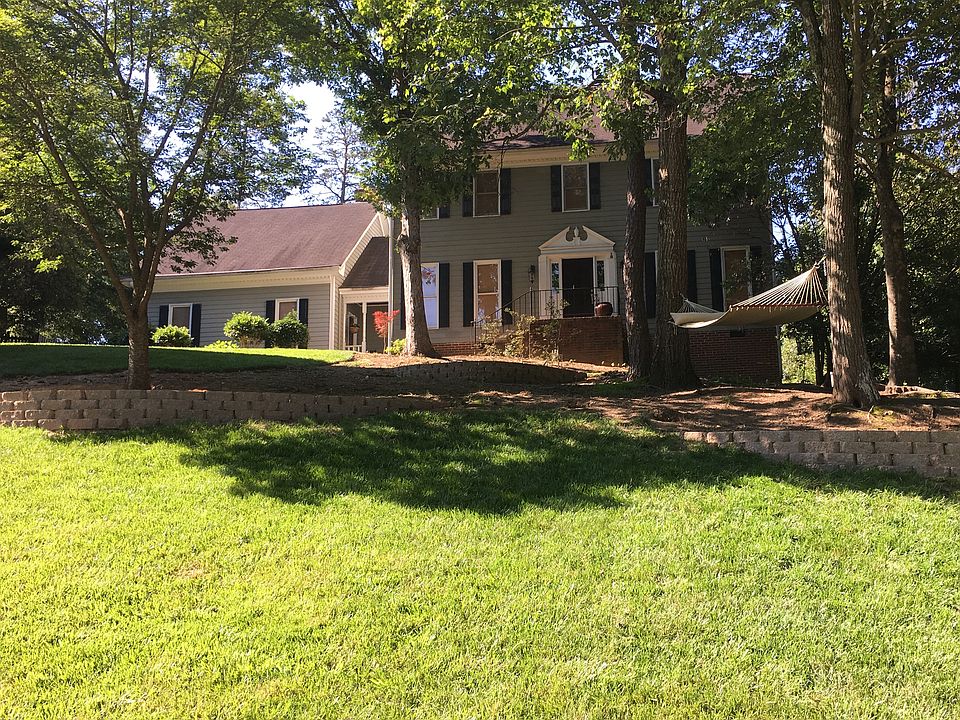 2nd image of 318 Sabot Ln